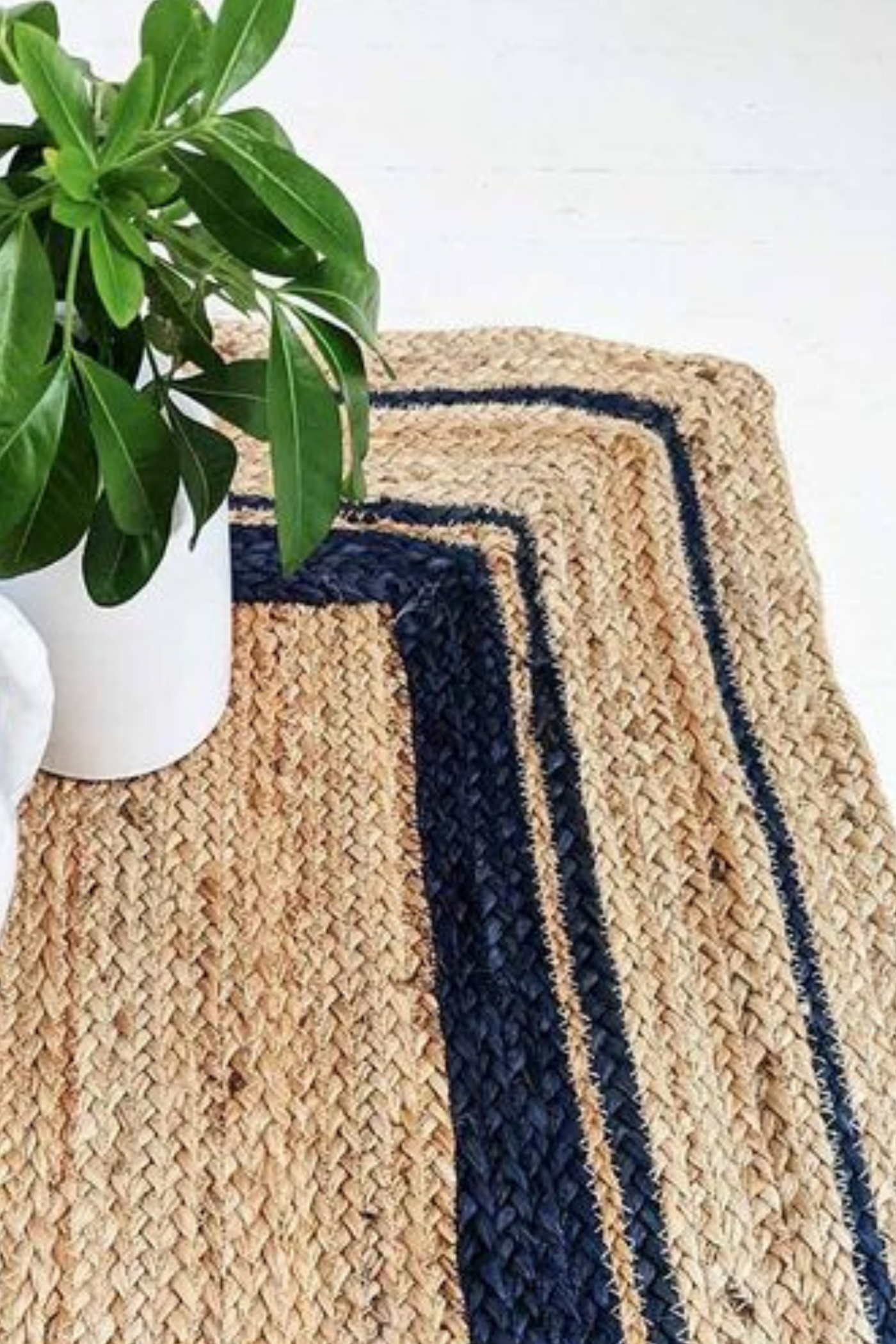 GOOD-FOR-THE-EARTH JUTE RUG
