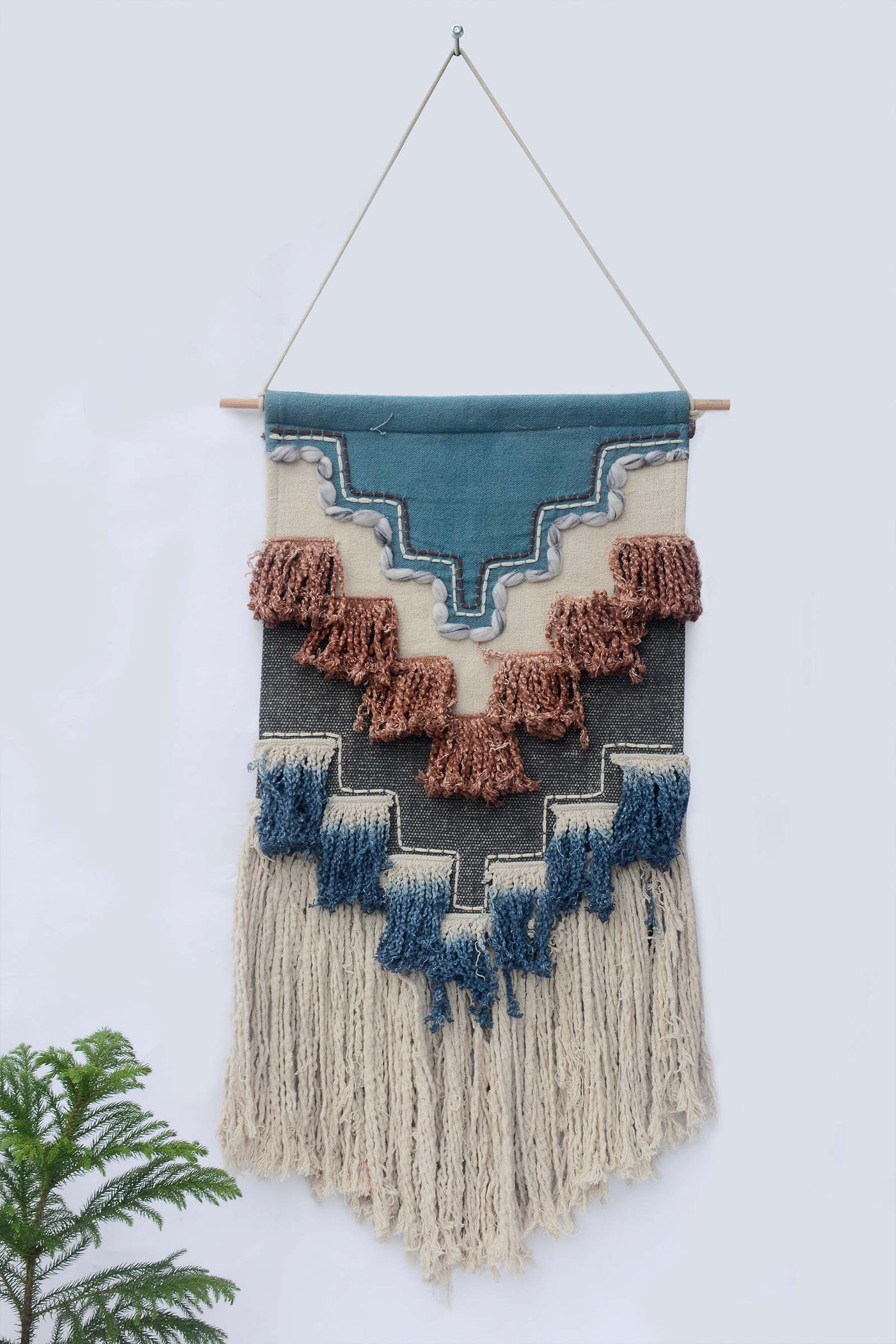 DAZZLING PATCH WALL ART
