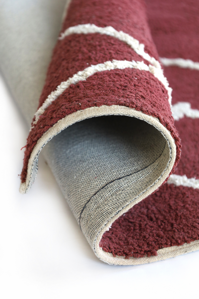 Brick line tufted rug
