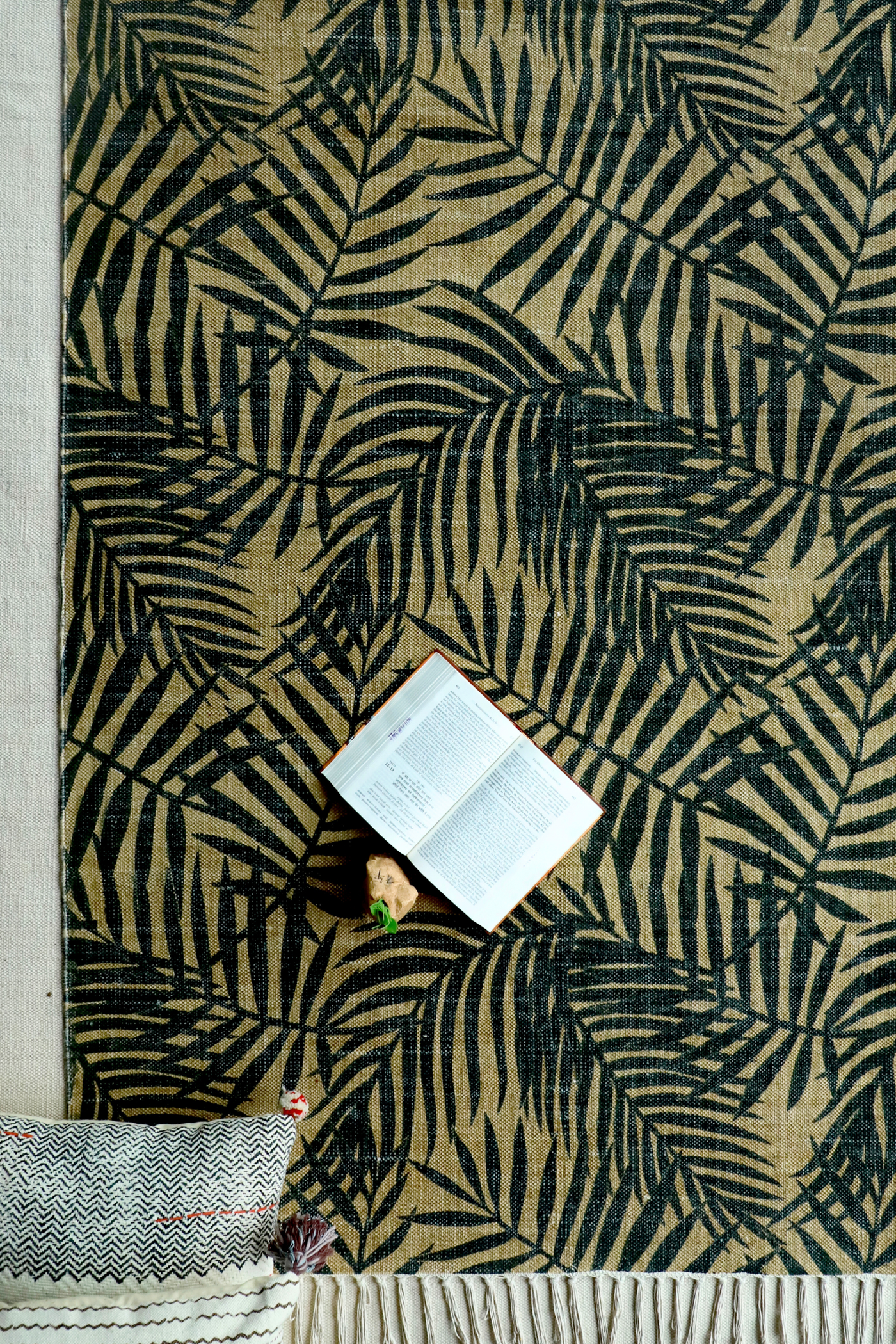 Tropical screen print rug