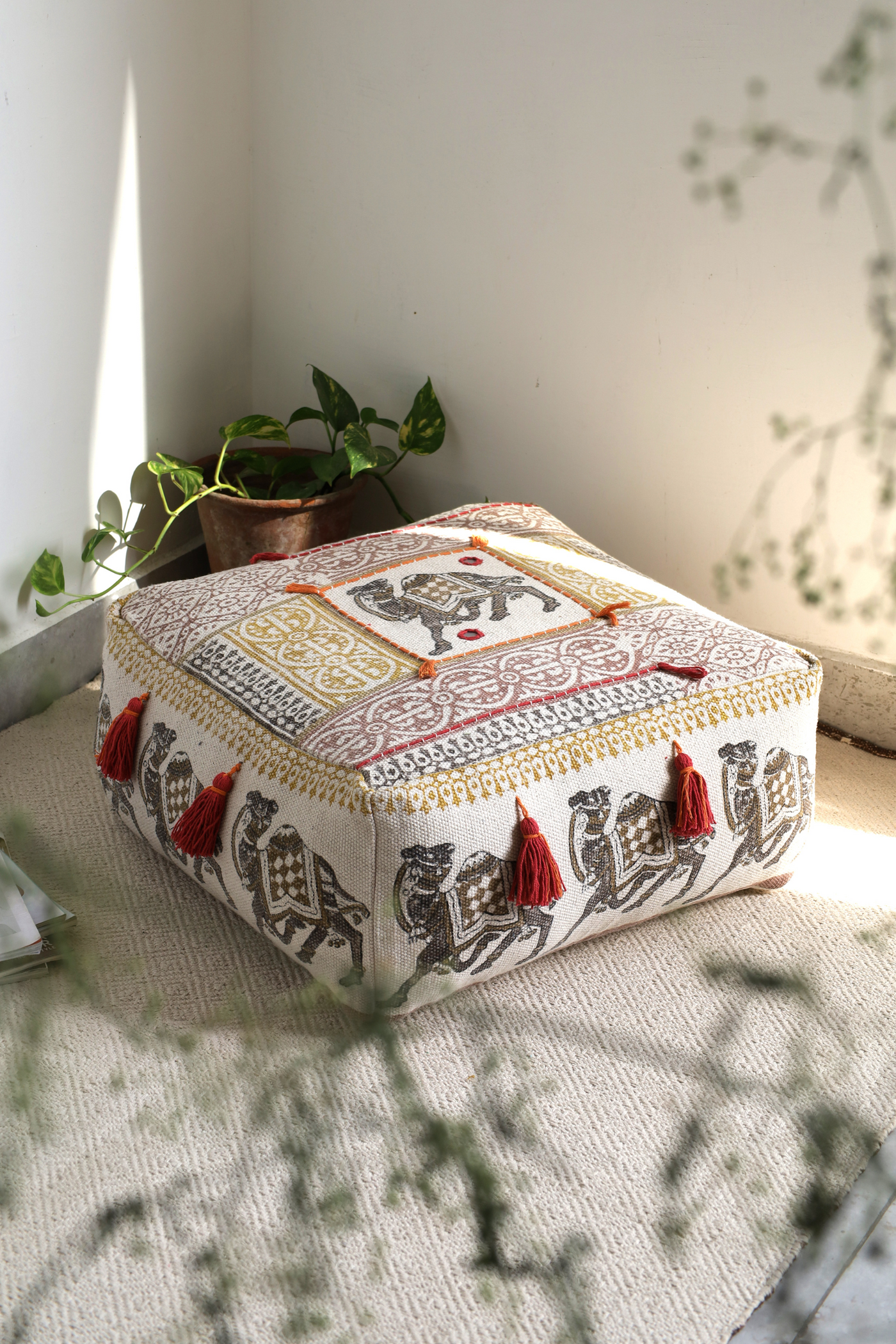 BANJARAN POUF