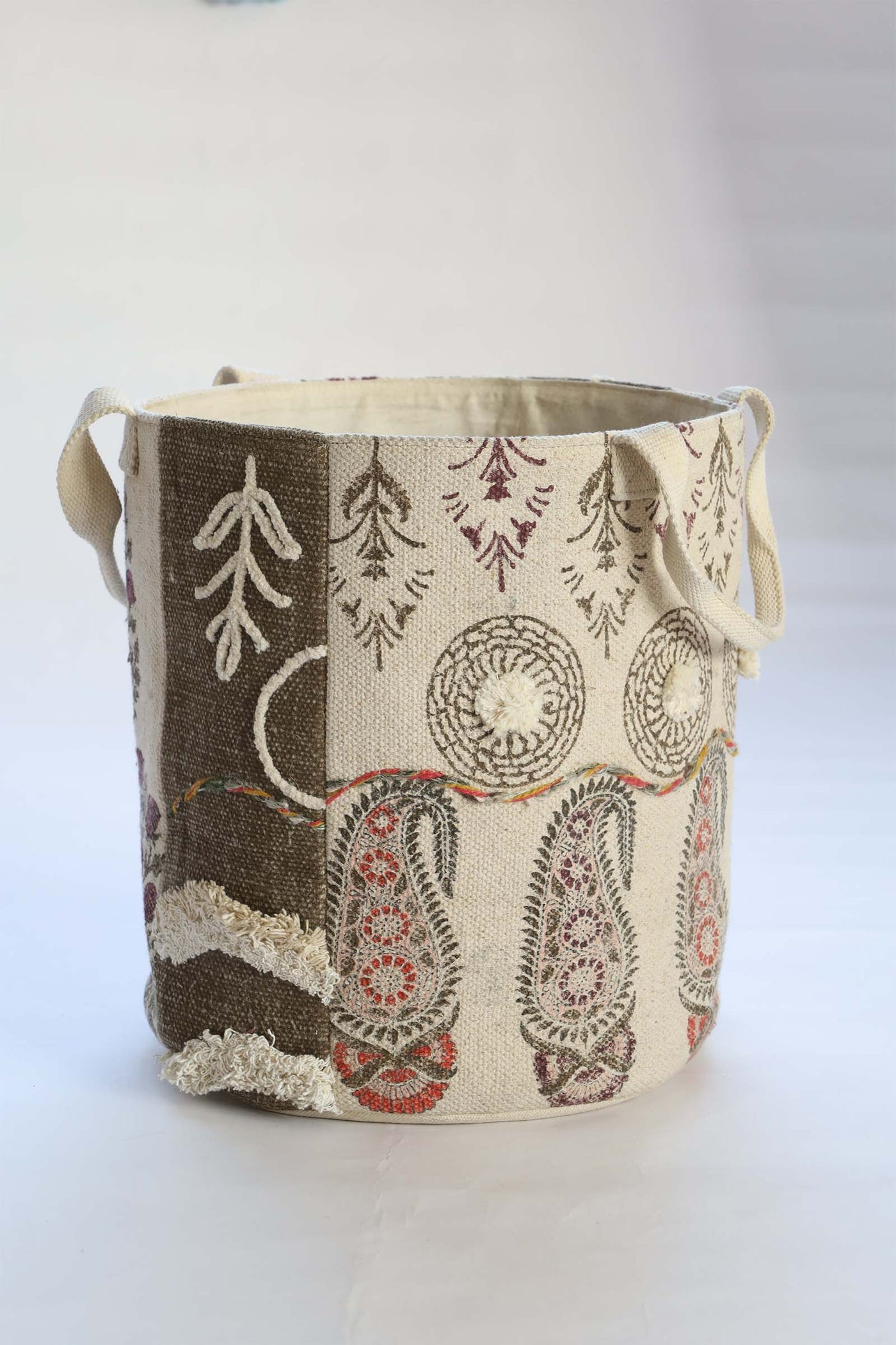FOSSIL PRINT BASKET