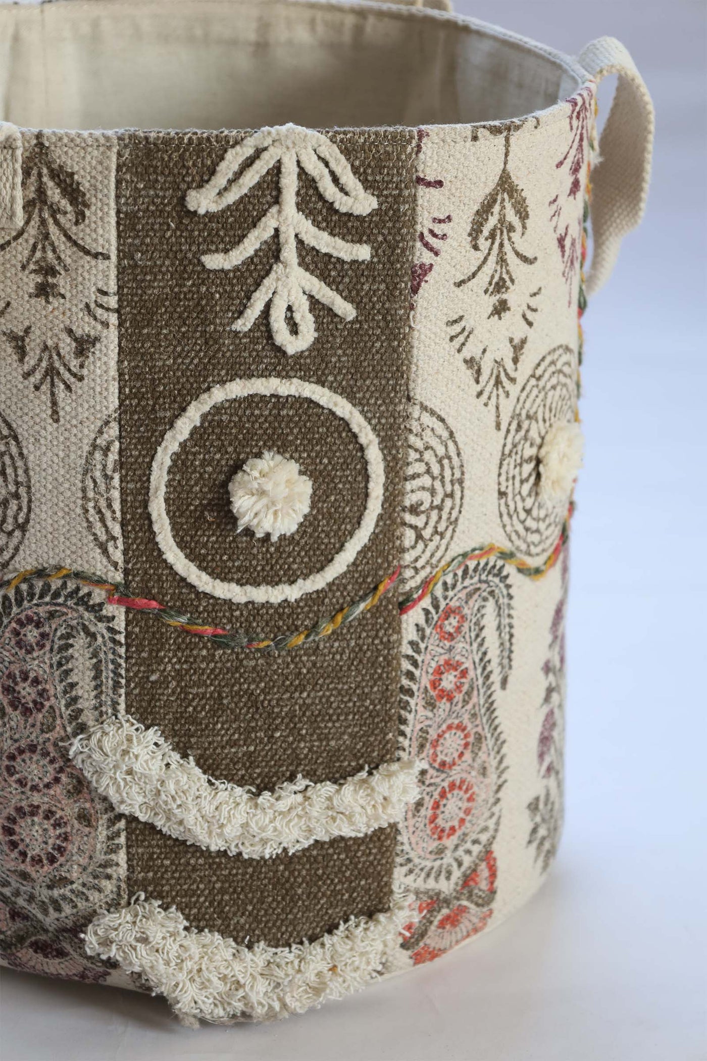 FOSSIL PRINT BASKET