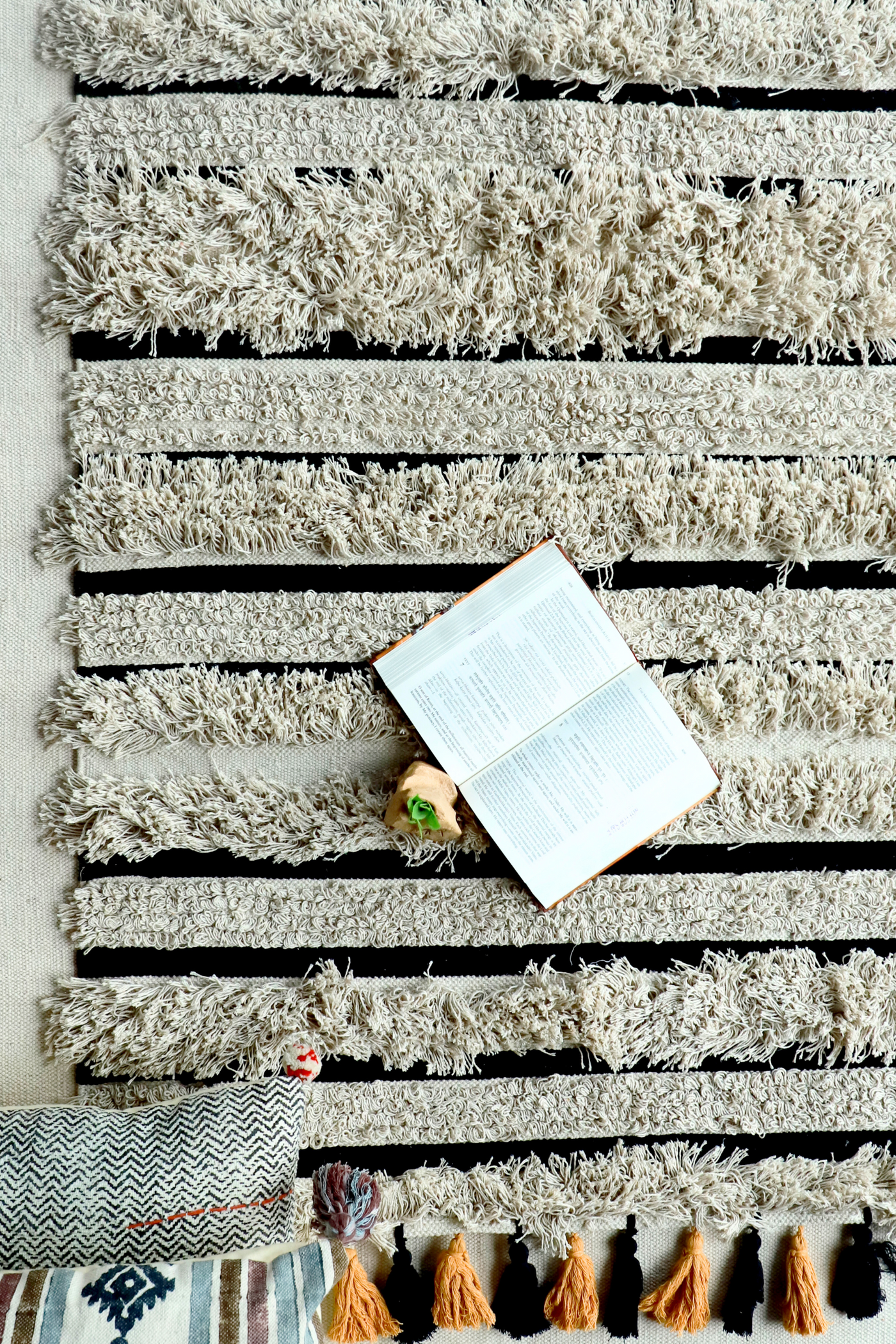 MONOCHROME WOVEN RUG