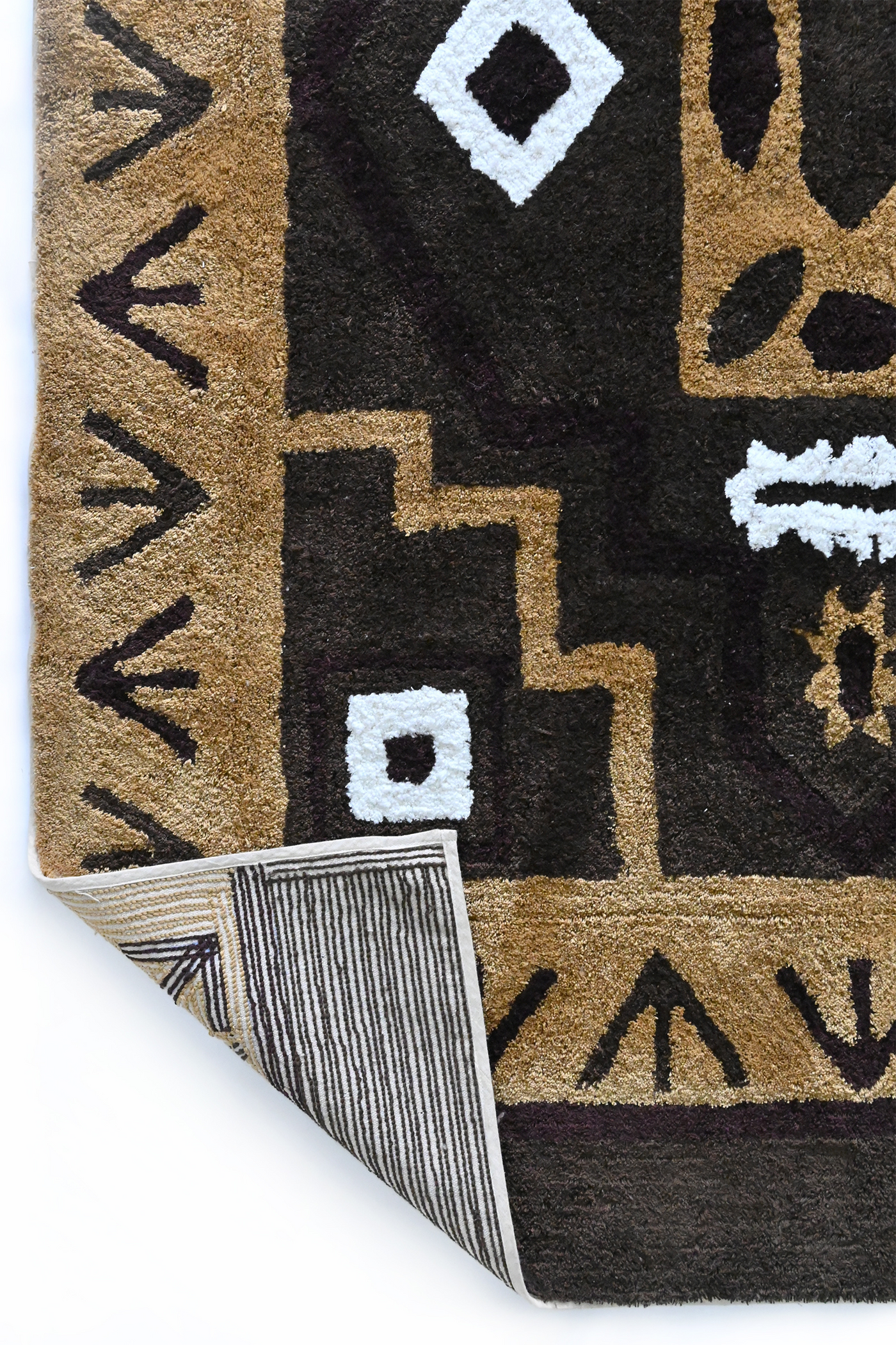 Earthy vintage tufted rugs
