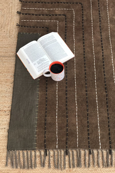 MINIMAL EARTHY RUG