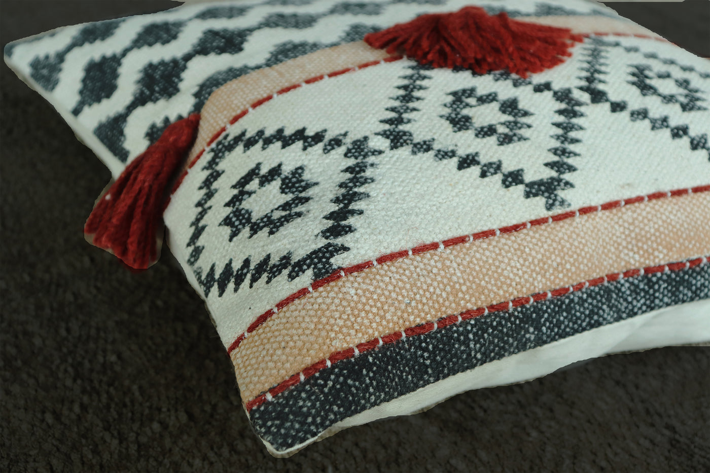 FELACIA CUSHION COVER