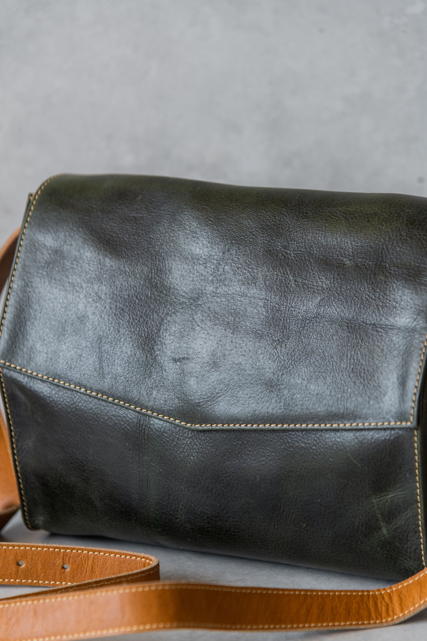 JACKIE-LEATHER SLING BAG