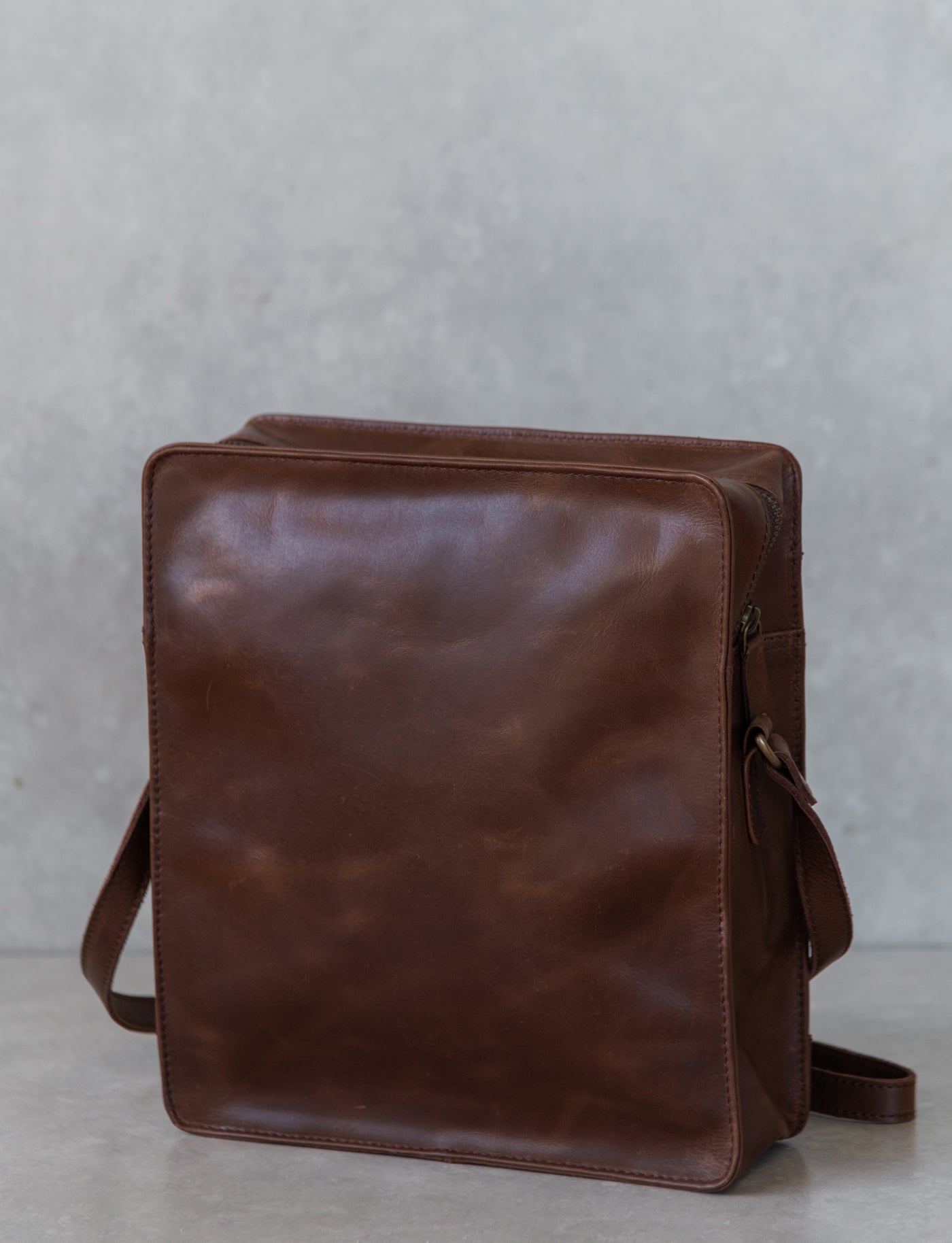 NOKY-LEATHER  SLING BAG